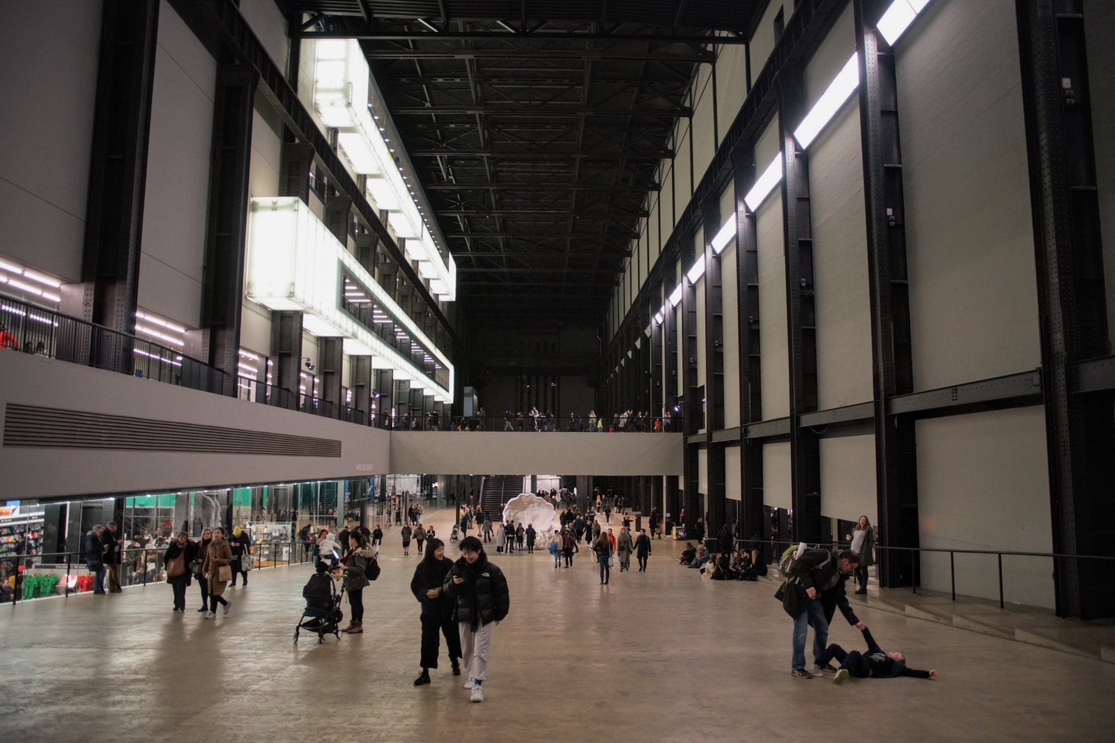 Στον εσωτερικό "διάδρομο" του Modern Tate ( Φωτογραφία Νίκος Πράσσος @paspartou.gr )