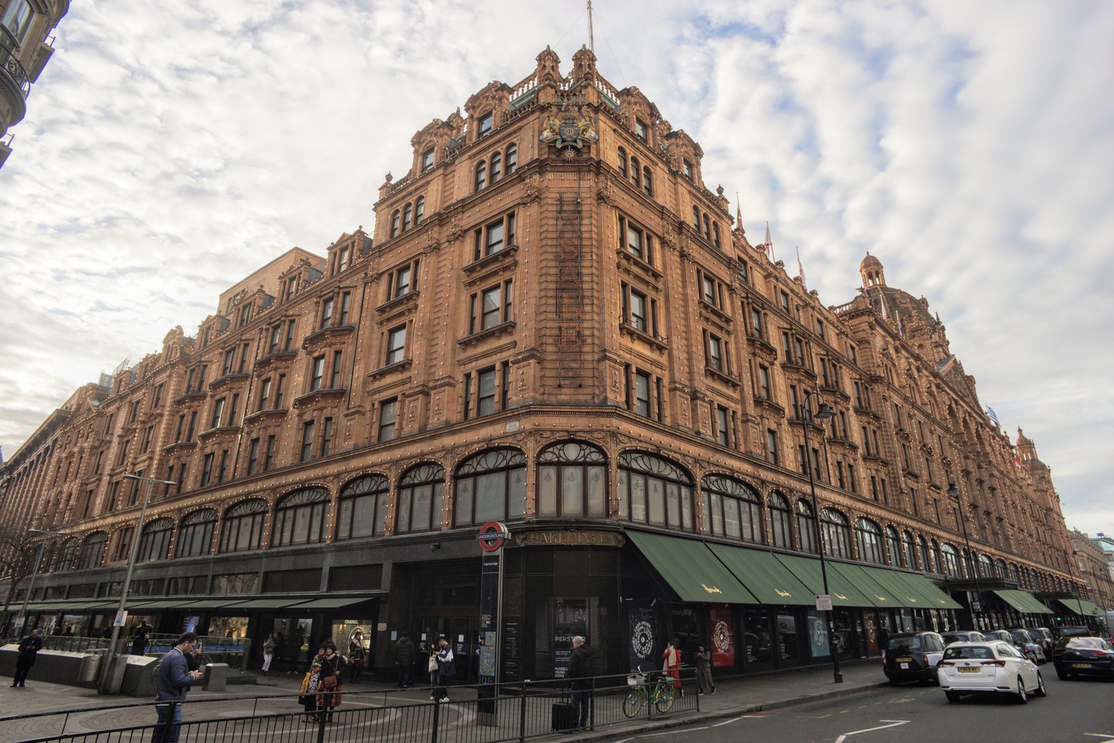 Το Harrods του Λονδίνου ( Φωτογραφία Νίκος Πράσσος @paspartou.gr )