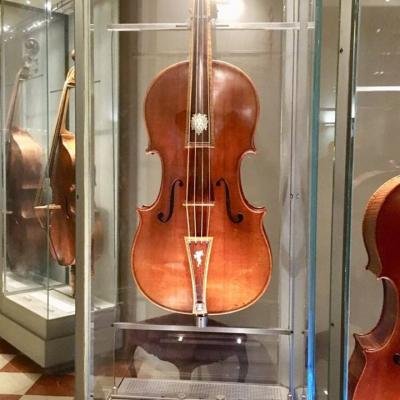 Bιόλα Στραντιβάριους στην Galleria Accademia Florence